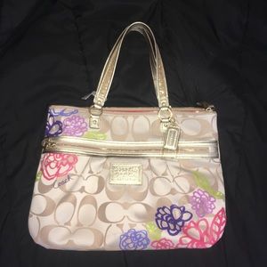 NWT! Coach Daisy Applique Multicolor tote bag